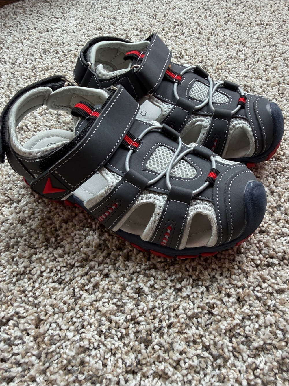NWOT Amazon Apakowa Closed-Toe Sport Sandals in Gray and Red size toddler 13